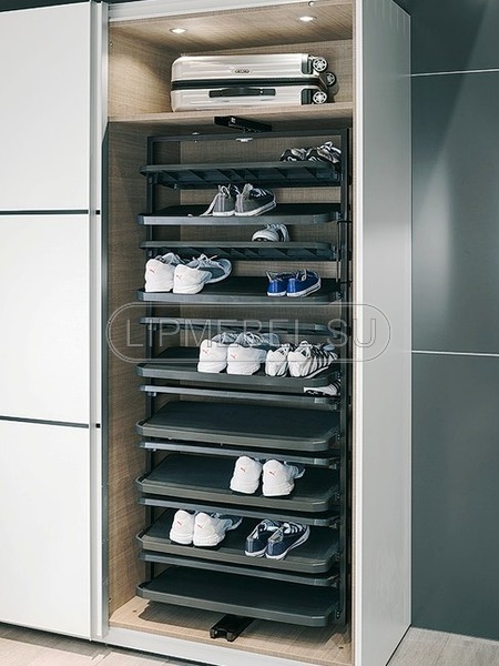Выдвижная колонна для обуви в шкаф